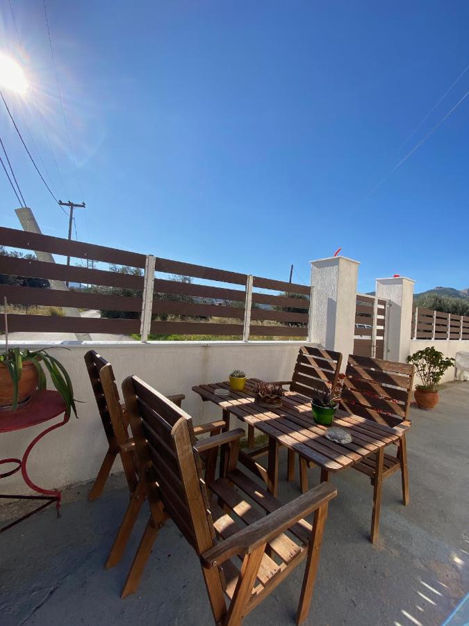 Mpanos Sea Apartment 1 Loutra Oraias Elenis Exterior photo